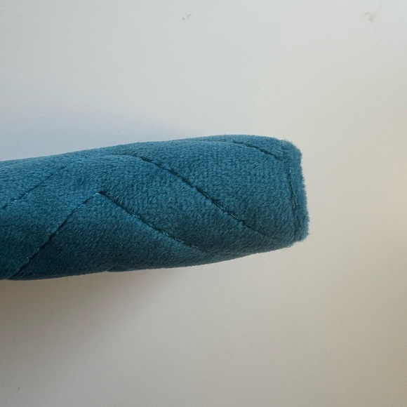 Gucci Blue Quilted Leather Wallet with Gold GG Hardware - Picture 5 of 9